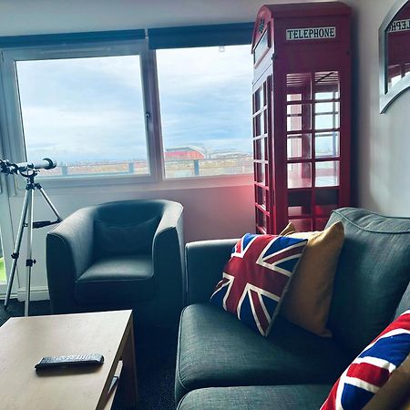 Unique View Of Anfield Stadium - Charming 2 Bedroom Apartment In Liverpool With Parking Екстер'єр фото