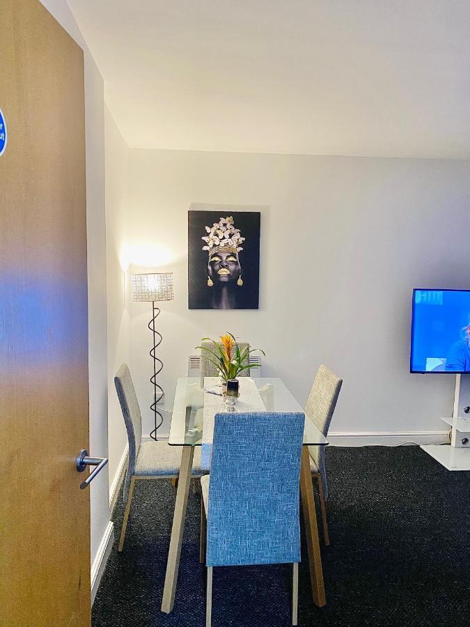 Unique View Of Anfield Stadium - Charming 2 Bedroom Apartment In Liverpool With Parking Екстер'єр фото
