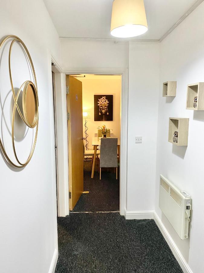 Unique View Of Anfield Stadium - Charming 2 Bedroom Apartment In Liverpool With Parking Екстер'єр фото