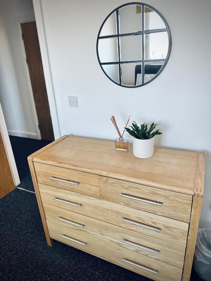 Unique View Of Anfield Stadium - Charming 2 Bedroom Apartment In Liverpool With Parking Екстер'єр фото