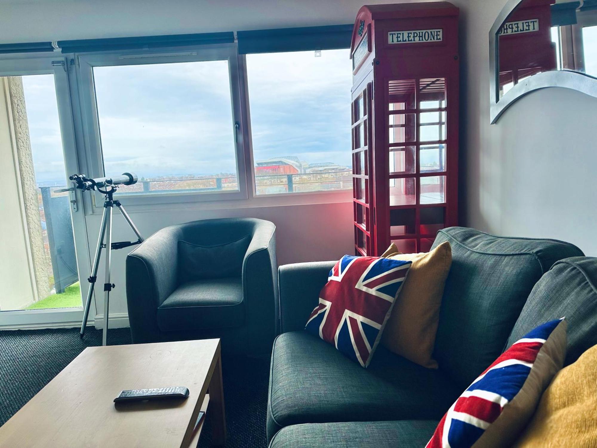 Unique View Of Anfield Stadium - Charming 2 Bedroom Apartment In Liverpool With Parking Екстер'єр фото